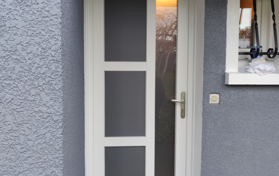 Notre gamme de portes d'entrée en PVC CLASSIQUE et PVC CONTEMPORAINE à Villemomble